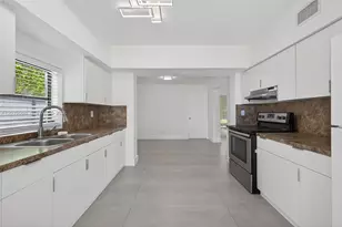 17150 NE 18th Ave, North Miami Beach, FL 33162 - Photo 9