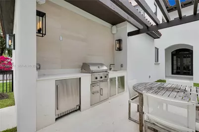 5111 Alhambra Cir, Coral Gables, FL 33146 - Photo 7