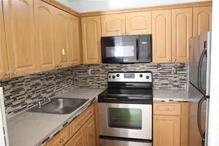 8075 NW 7th St, Miami, FL 33126 - Photo 15