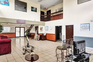 8075 NW 7th St, Miami, FL 33126 - Photo 17
