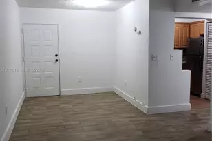8075 NW 7th St, Miami, FL 33126 - Photo 9