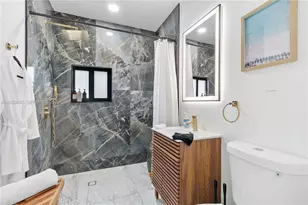8280 NE 1st Pl, Miami, FL 33138 - Photo 19