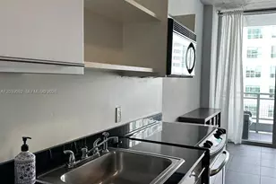 690 SW 1st Ct, Miami, FL 33130 - Photo 3