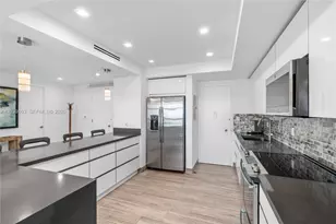 5055 Collins Ave, Miami Beach, FL 33140 - Photo 21