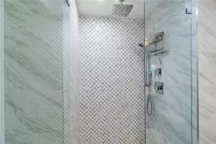 5055 Collins Ave, Miami Beach, FL 33140 - Photo 17