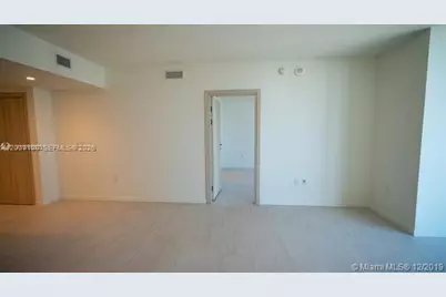 1000 Brickell Plz #4905, Miami, FL 33131 - Photo 11