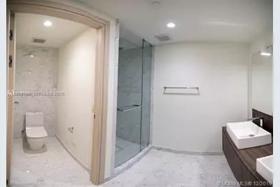 1000 Brickell Plz #4905, Miami, FL 33131 - Photo 15