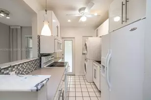 1029 NE 113th St, Biscayne Park, FL 33161 - Photo 3
