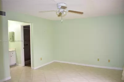 9300 Sunrise Lakes Blvd #208, Sunrise, FL 33322 - Photo 9