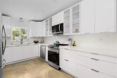 8920 NE 9th Ct, Miami Shores, FL 33138 - Photo 13