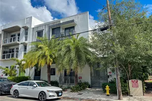 761 NW 1st St, Miami, FL 33128 - Photo 3