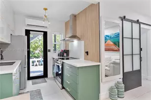 8270 NE 1st Pl, Miami, FL 33138 - Photo 21