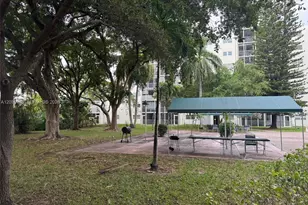 900 NE 12th Ave, Hallandale Beach, FL 33009 - Photo 43