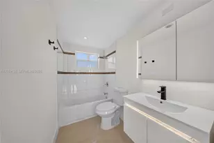 9351 Fontainebleau Blvd, Miami, FL 33172 - Photo 23