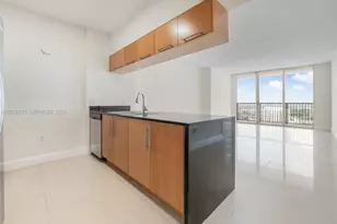 1750 N Bayshore Dr, Miami, FL 33132 - Photo 9