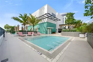 11 NE 6th St, Miami, FL 33132 - Photo 15