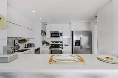 11111 Biscayne Blvd #8C, Miami, FL 33181 - Photo 7
