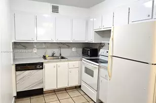 13155 SW 7th Ct, Pembroke Pines, FL 33027 - Photo 5