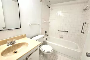 13155 SW 7th Ct, Pembroke Pines, FL 33027 - Photo 9