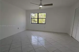 10245 NW 9th Street Circle, Miami, FL 33172 - Photo 7