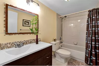 431 SE 3rd St #402, Dania Beach, FL 33004 - Photo 9