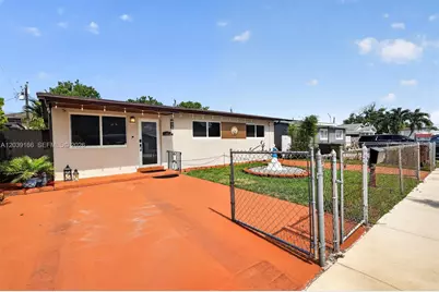 4585 E 9th Ln, Hialeah, FL 33013 - Photo 3