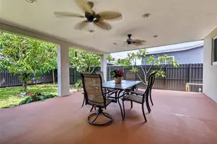 4585 E 9th Ln, Hialeah, FL 33013 - Photo 23