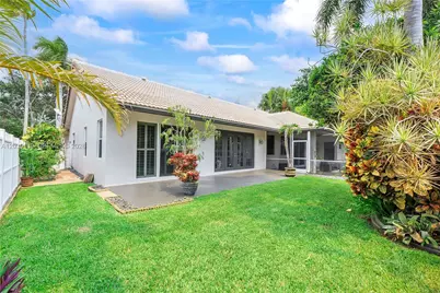 1522 NW 182nd Way, Pembroke Pines, FL 33029 - Photo 35