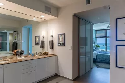 300 S Pointe Dr #1502, Miami Beach, FL 33139 - Photo 17