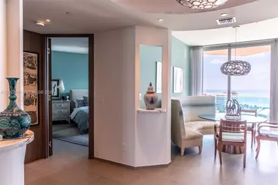 300 S Pointe Dr #1502, Miami Beach, FL 33139 - Photo 9