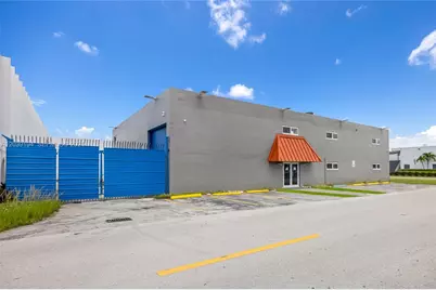 5280 NW 77th Ct, Doral, FL 33166 - Photo 25