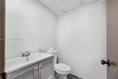 5280 NW 77th Ct, Doral, FL 33166 - Photo 39