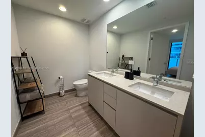 1010 Brickell Ave #1807, Miami, FL 33131 - Photo 17