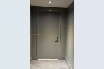 1010 Brickell Ave #1807, Miami, FL 33131 - Photo 11
