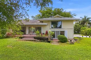 19015 E St Andrews Dr, Hialeah, FL 33015 - Photo 39