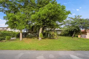 19015 E St Andrews Dr, Hialeah, FL 33015 - Photo 33