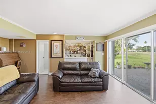 19015 E St Andrews Dr, Hialeah, FL 33015 - Photo 17