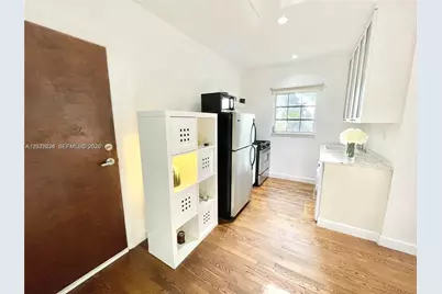 439 15th St #18, Miami Beach, FL 33139 - Photo 13
