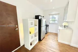 439 15th St, Miami Beach, FL 33139 - Photo 13