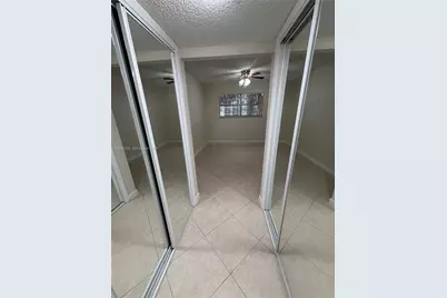 220 SW 9th Ave #402, Hallandale Beach, FL 33009 - Photo 5