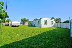 11300 SW 40th St, Miami, FL 33165 - Photo 23