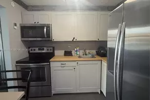 9081 Sunrise Lakes Blvd, Sunrise, FL 33322 - Photo 5