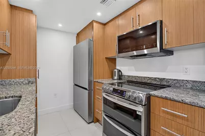 10275 Collins Ave #1521, Bal Harbour, FL 33154 - Photo 15
