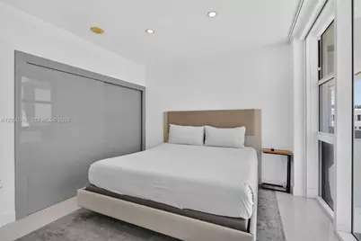 10275 Collins Ave #1521, Bal Harbour, FL 33154 - Photo 31