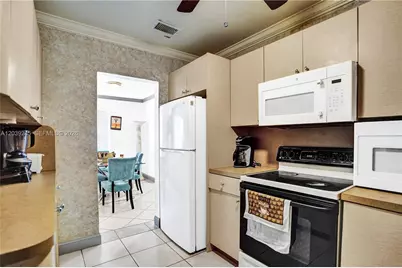 6280 SW 8th Pl, North Lauderdale, FL 33068 - Photo 15