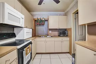 6280 SW 8th Pl, North Lauderdale, FL 33068 - Photo 13