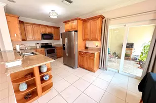 9481 Bradshaw Ln, Tamarac, FL 33321 - Photo 7