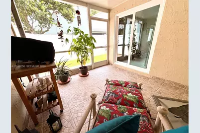 9481 Bradshaw Ln, Tamarac, FL 33321 - Photo 13