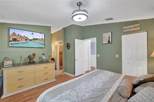 806 NW 208th Way, Pembroke Pines, FL 33029 - Photo 19