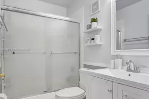 806 NW 208th Way, Pembroke Pines, FL 33029 - Photo 31